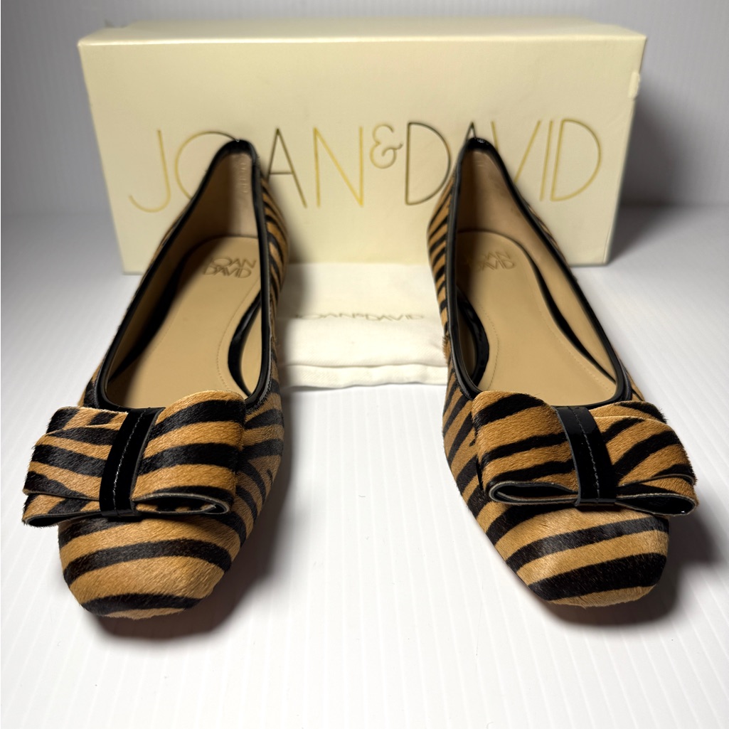 Joan & David Black And Tan Flats With Animal Print 7.5m